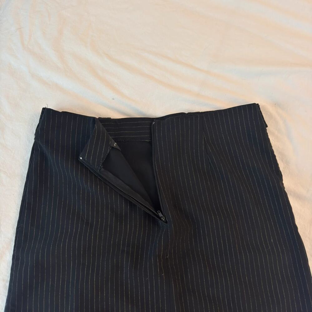 Pinstriped‎ Y2K Midi Skirt with belt - Picture 5 of 6